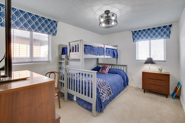 Building Photo - 1146 Seacoast Dr