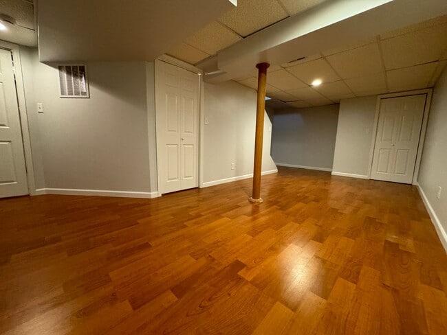 Building Photo - THREE BEDROOM  w Finished Basement- PARKLA...