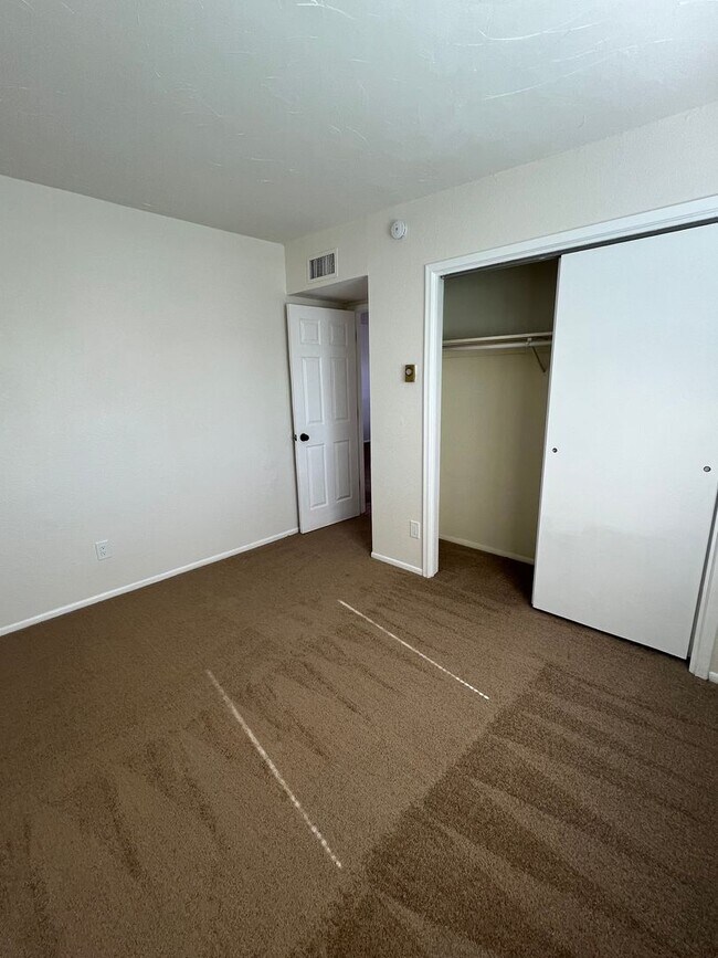 Building Photo - 914 N Belvedere Ave