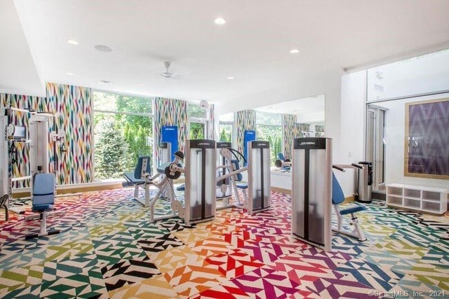 Building Photo - 1435 Bedford St