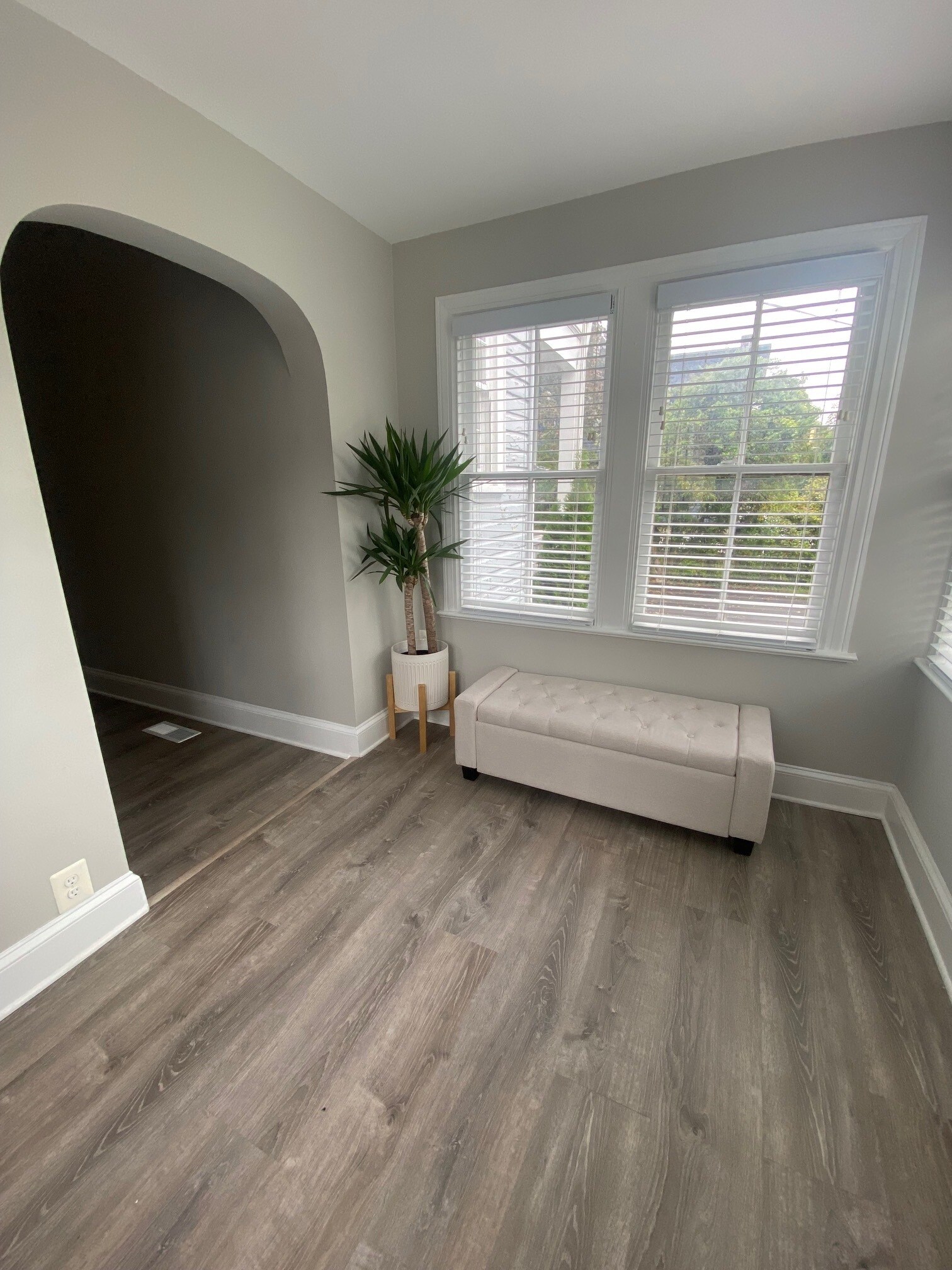 Building Photo - 212 W Montgomery Ave