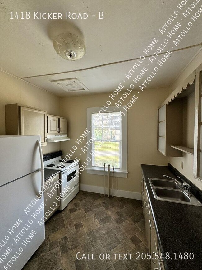 Building Photo - 2-Bed/1-Bath Apartment with Bonus Room!