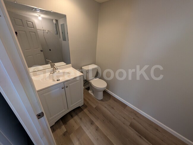 Building Photo - 16520 W 141st St