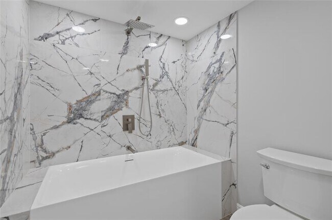 Building Photo - 777 Bayshore Dr
