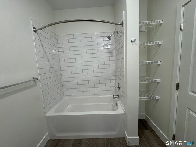 Building Photo - 414 Berlin Tpke