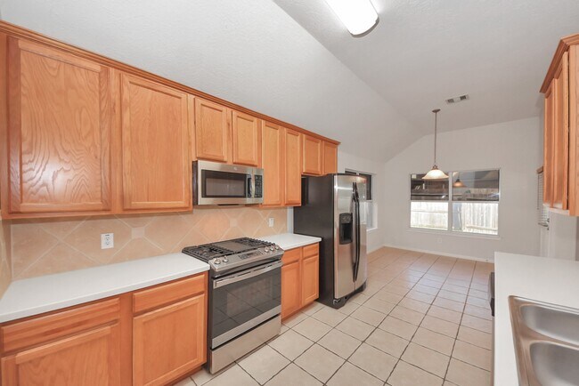 Building Photo - 8719 Sailing Dr