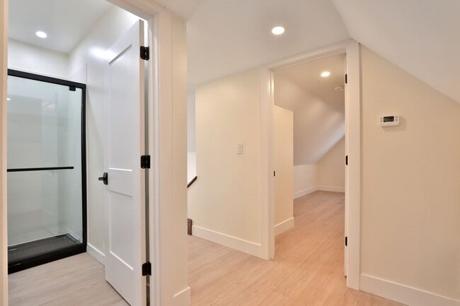 Building Photo - 2104 Iuka Ave