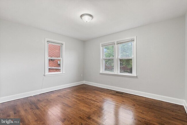 Building Photo - 509 W Cork St