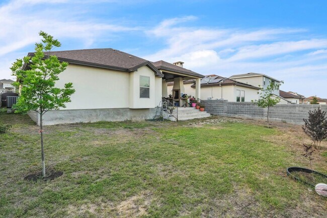 Building Photo - 317 Altozano Dr
