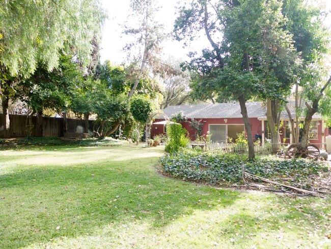 Building Photo - 2290 Canonita Dr
