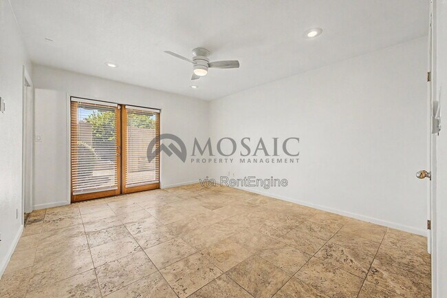Building Photo - 3333 E Medlock Dr