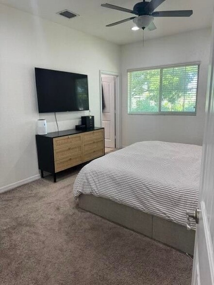 Building Photo - 2622 Webb Ave