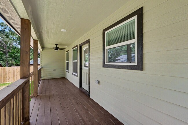 Building Photo - 116 Sun City Ln