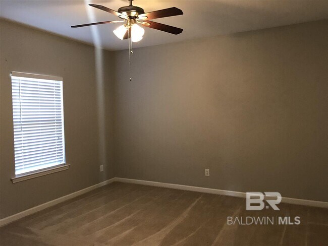 Building Photo - 24015 Limerick Ln