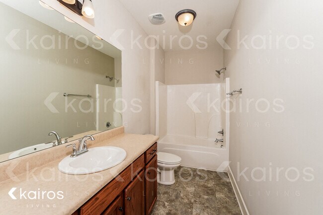 Building Photo - 131 Maple Leaf Dr