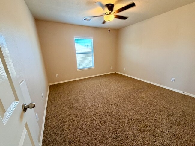 Building Photo - 26922 Henson Falls Dr