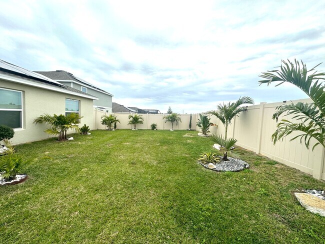 Building Photo - Brand New 4 bed inCypress Park - Haines City