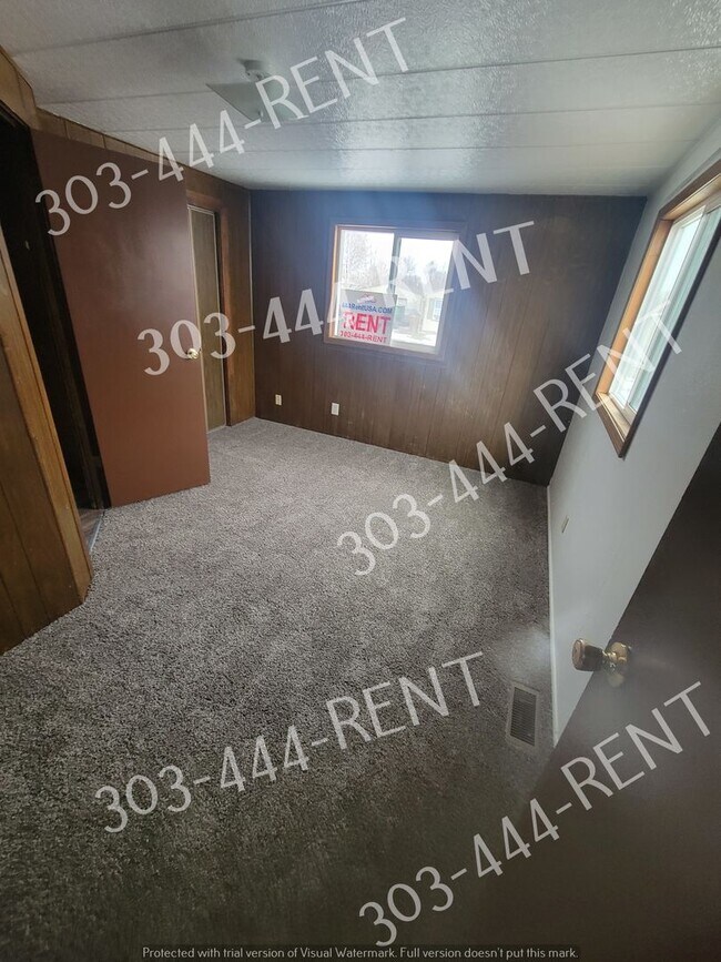 Building Photo - Log Lane Village 2 bedroom & 2 bathroom