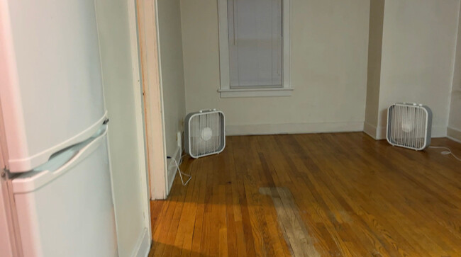 2nd Bedroom/office - 827 W Walnut St