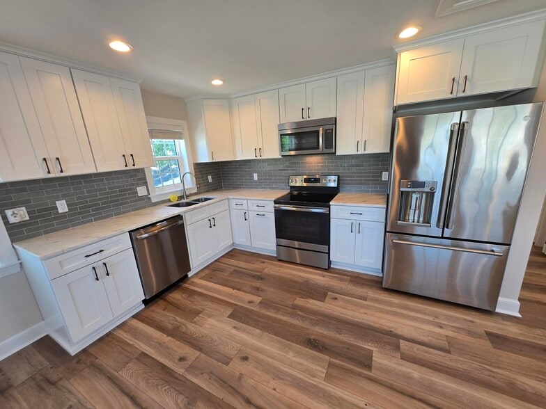 Building Photo - 2495 13th Ave N