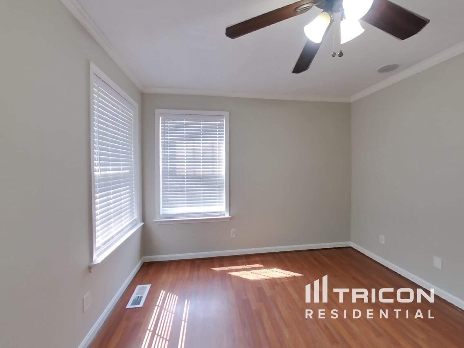Building Photo - 8807 Dundee Dr