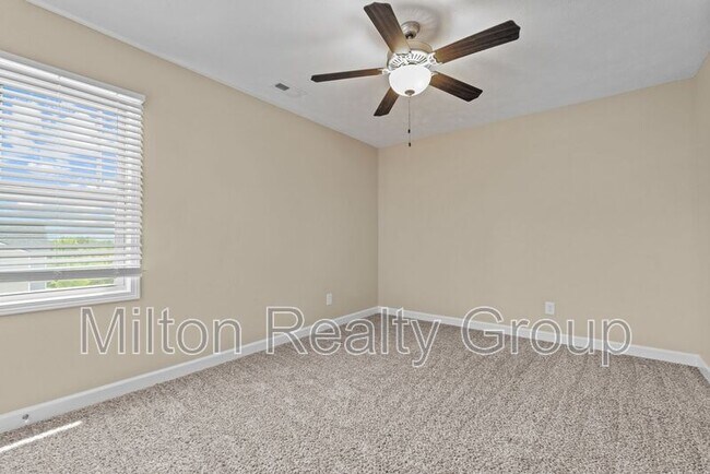 Building Photo - 528 Tip Top Ave