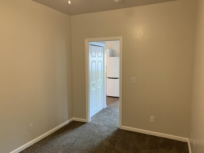 Building Photo - 13076 Ridge Rd