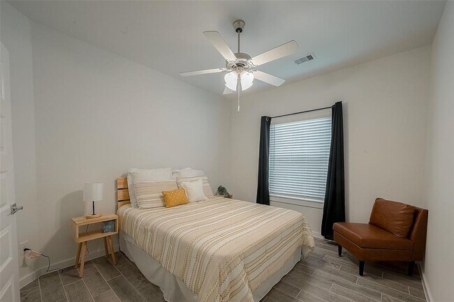 Building Photo - 15202 N Heron Heights Way