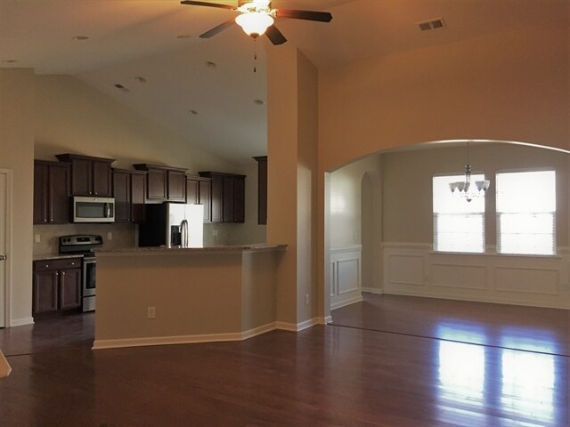 Building Photo - 1142 Moss Grove Dr