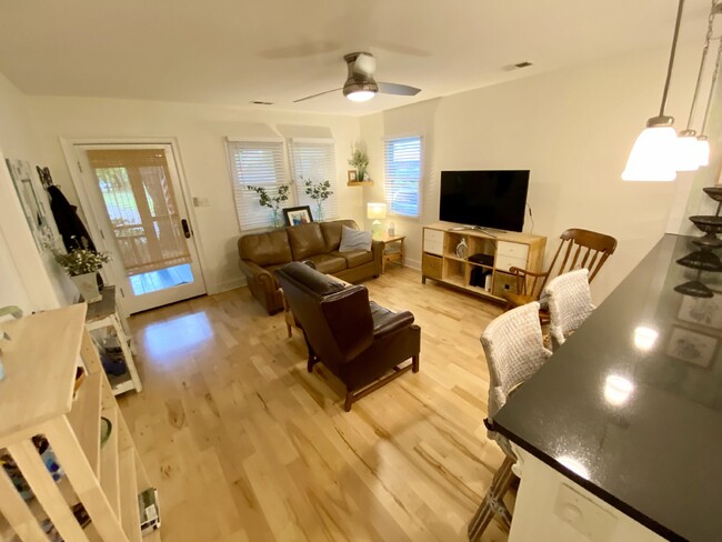 Building Photo - Furnished Old Town Bluffton Cottage