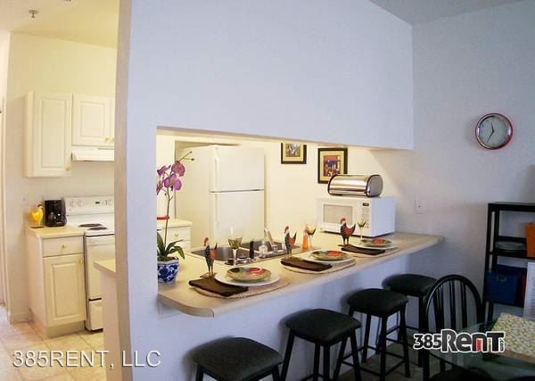 Building Photo - 2166 W Pensacola St