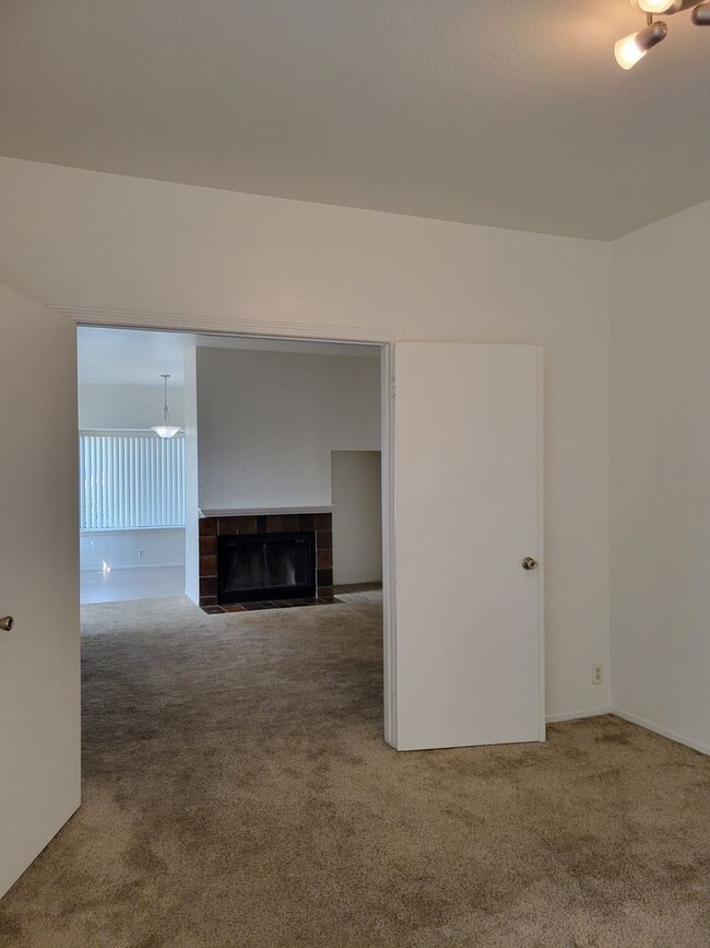 Building Photo - Ridgecrest 2 Bedroom Condo With Gated Swim...