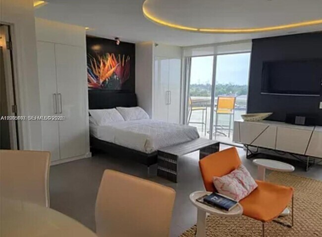 Building Photo - 5880 Collins Ave