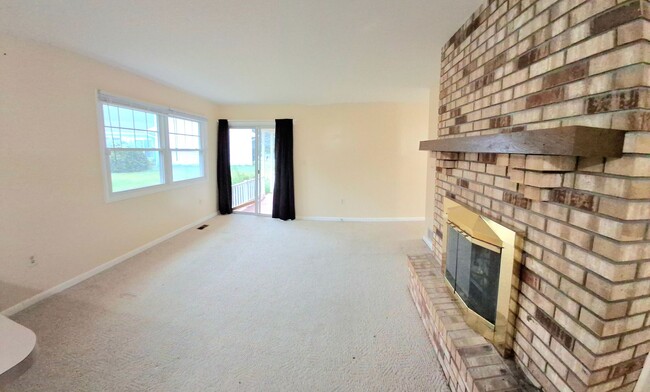 Building Photo - 3 Bedroom 2.5 Bathroom Available in Hummel...