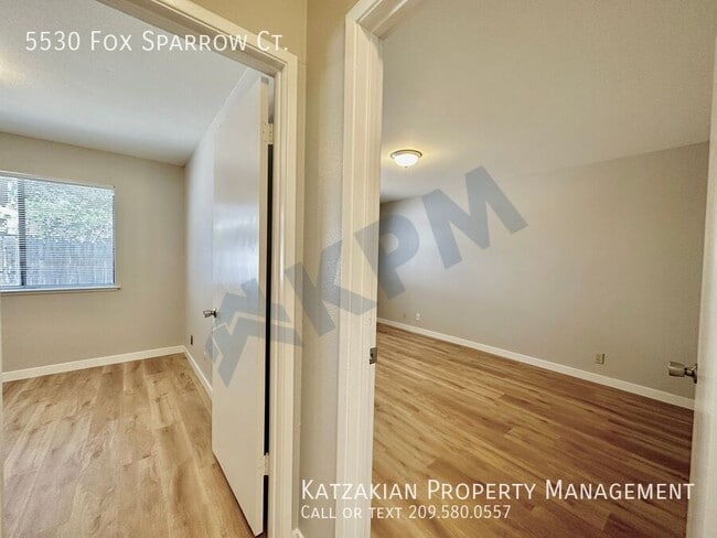Building Photo - 5530 Fox Sparrow Ct