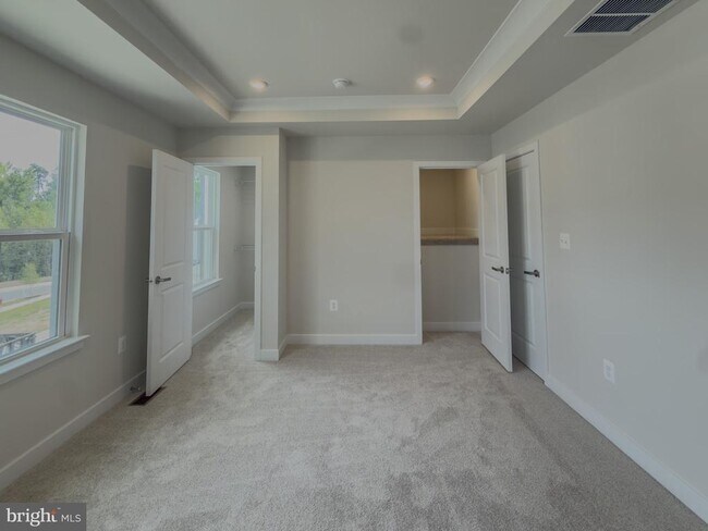 Building Photo - 6737 Shelton Ln