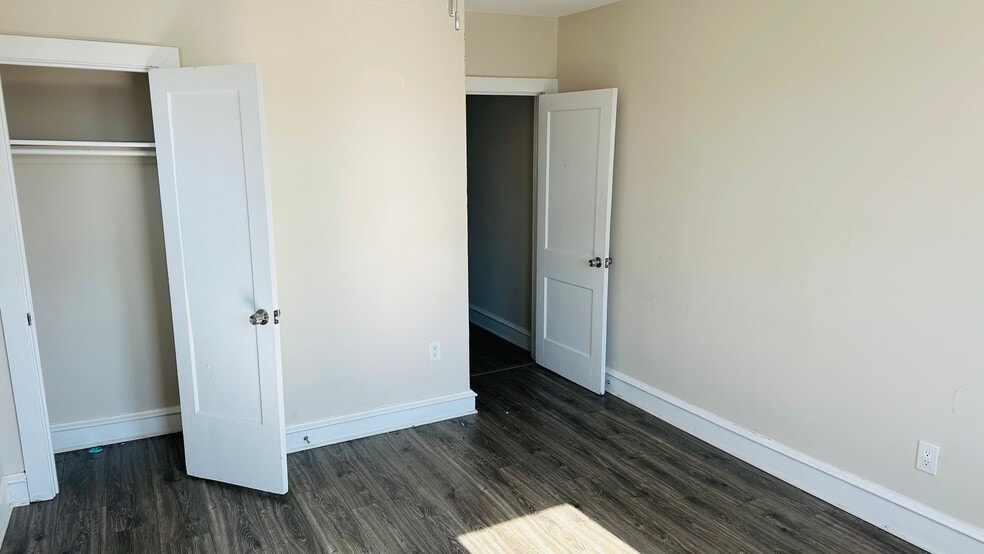 Building Photo - 4442 Overbrook Ave