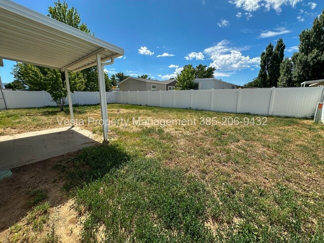 Building Photo - 1293 W 570 N