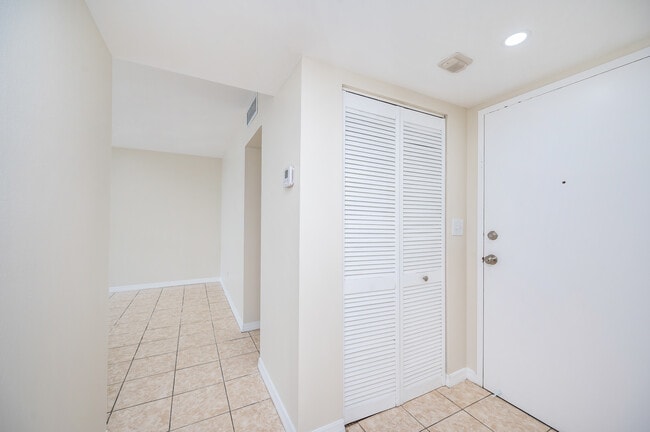 Building Photo - 7705 SW 86th St