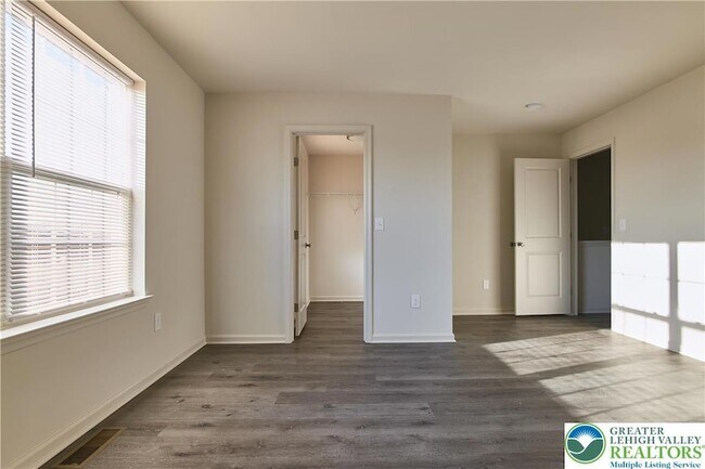Building Photo - 6639 Stein Way