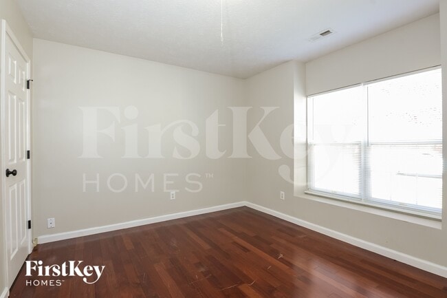 Building Photo - 3107 Crestwell Dr