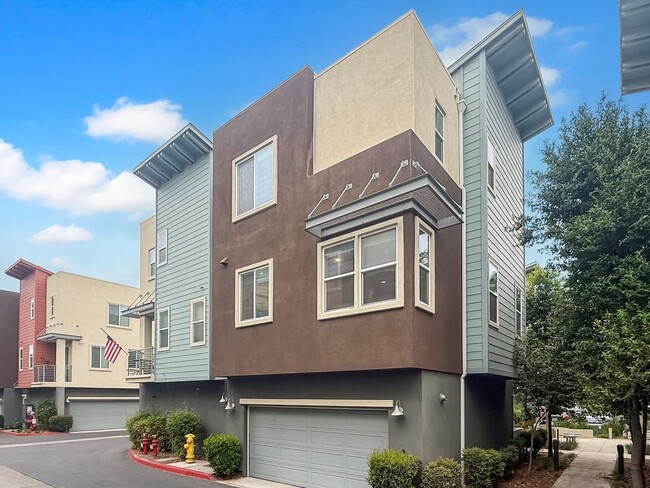 Primary Photo - Great 2B/2.5BA Townhome in Escondido!
