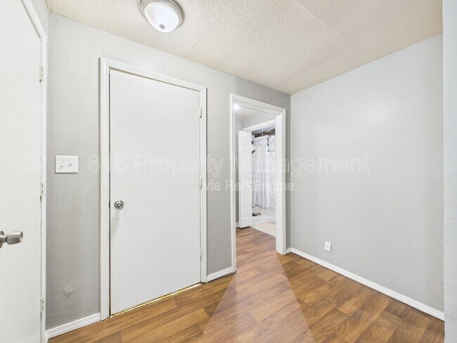 Building Photo - 7156 Woodson Rd