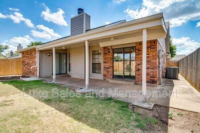 Building Photo - 7713 Doris Dr