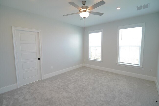 Building Photo - 3846 Arbor Dr