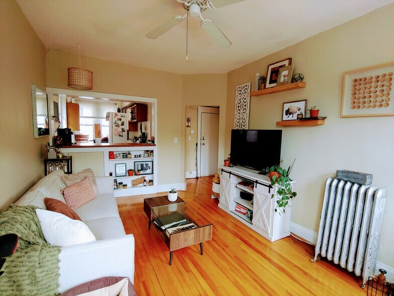 Building Photo - 324 Chestnut Hill Ave