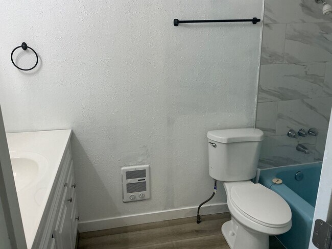 Building Photo - 1276000