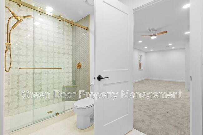 Building Photo - 2460 Dimple Dell Rd