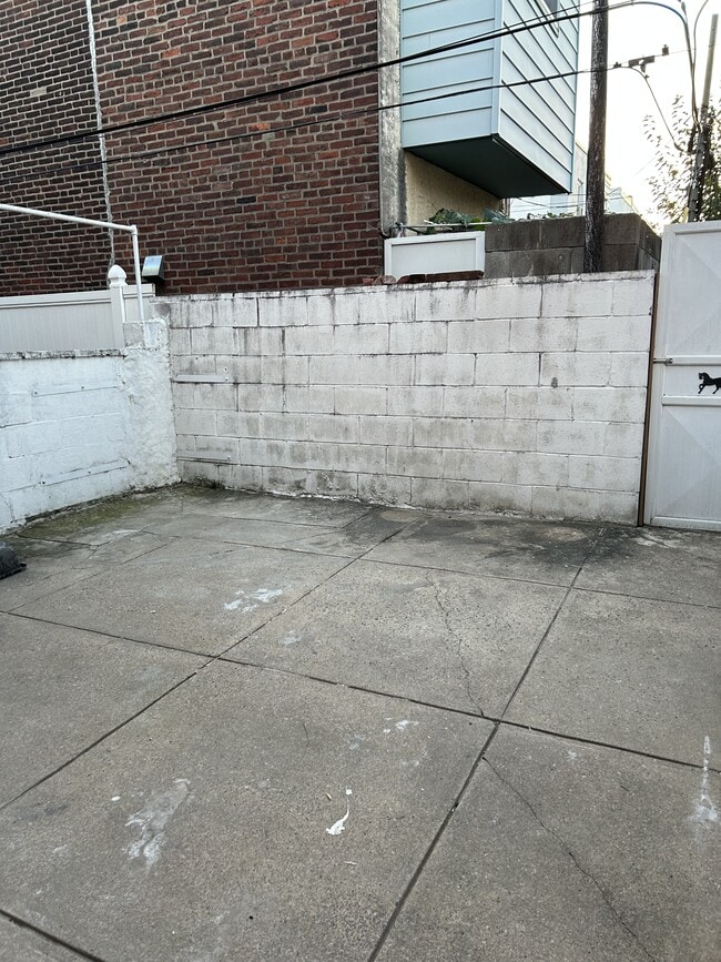 Building Photo - 2434 S 11th St