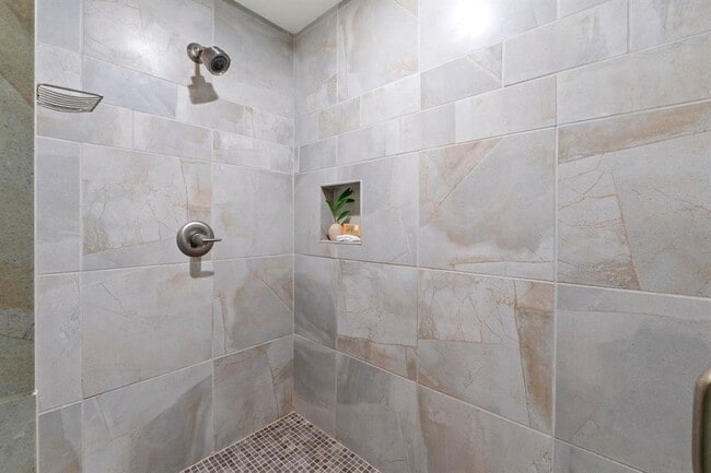 Building Photo - 503 Swanee Dr